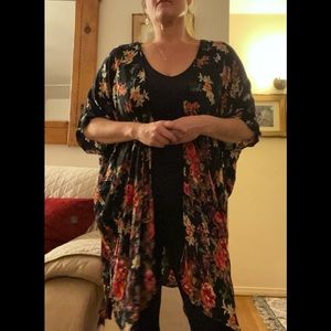 ANGIE Floral Kimono